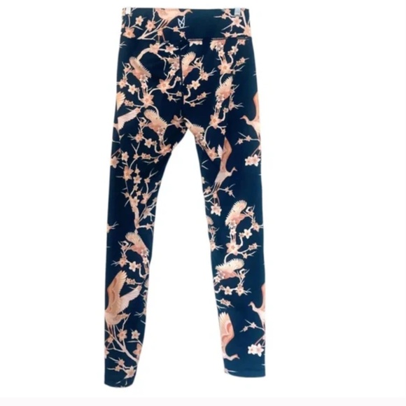 🍓3 for 45- Aritzia Minkpink Leggings- Navy Crane and Blossom Pattern - Picture 1 of 3
